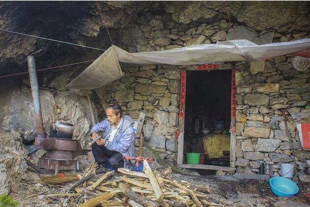 成都酒店设计公司网讯：80后小伙隐居嵩山